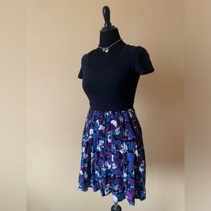 2015 Hot Topic Black & Purple Skull Floral Print Dress with Pockets !
